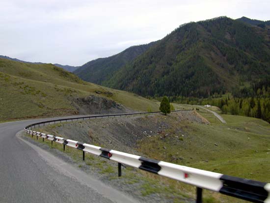 Спуск с перевала Чике-Таман