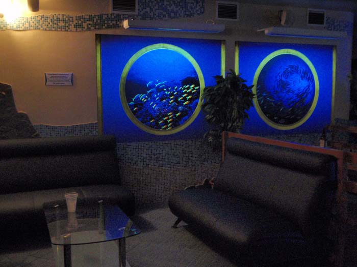 Бар в нижнем ярусе в аквапарка