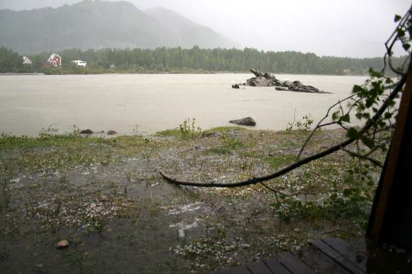 Вид из палатки после града