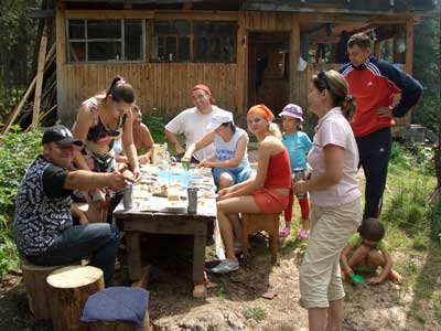 Весёлая компания