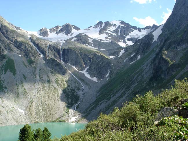 Ручей, впадающий в Верхнее Мультинское озеро