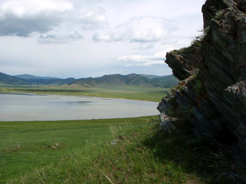 Скалы на берегу Теньгинского озера