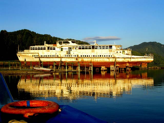 Теплоход Пионер Алтая в 2008 году