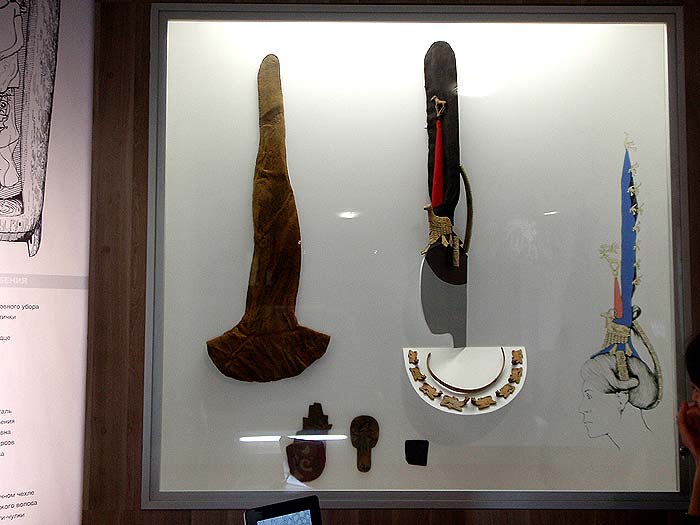 Головное украшение и футляр для него из кургана Ак-Алаха-3