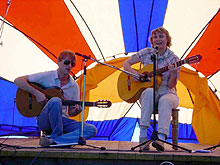 Горный Алтай : Бардовский фестиваль на Телецком озере : Роман Ланкин и Юлия Мошкина