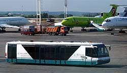 Космического вида автобус