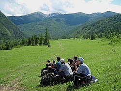 Горный Алтай : Отчет о походе  харитоновцев на восток : В долине после перевала Кузуяк