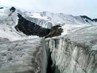 Поход в районе Актру (лето 2005) : Разрывы на перегибе ледника, именуемые в народе бергшрундами