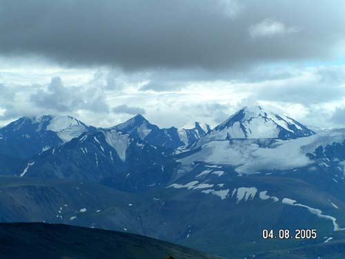 Вид на Южно-Чуйский хребет с Купола
