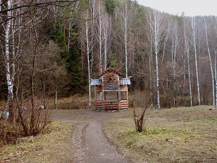 Поляна около старой плотины