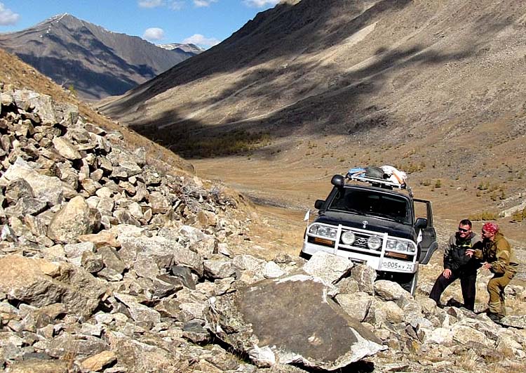 Обвал на старой дороге