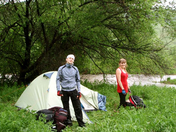 Наша палатка у р. Сема