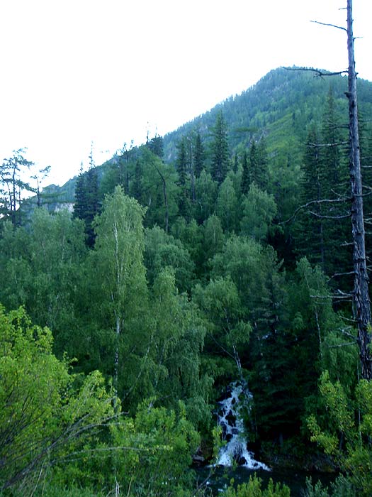 Водопад  у реки Кумир
